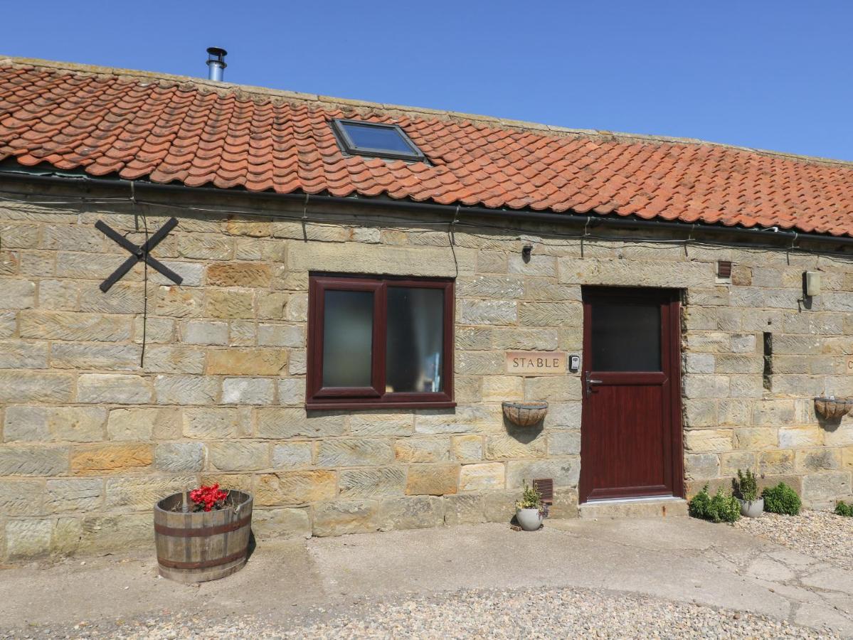 Stable Cottage Staintondale Екстер'єр фото